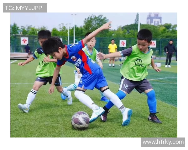 从绿茵场到街头角落足球明星流浪汉的心路历程与人生反思 从绿茵场到街头角落足球明星流浪汉的心路历程与人生反思